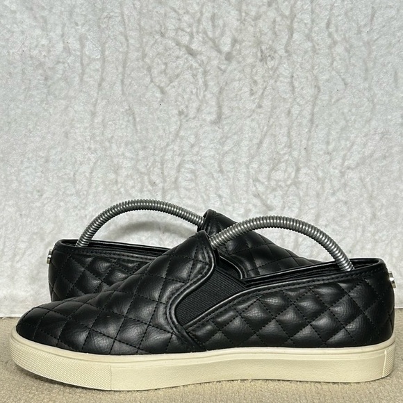 Steve Madden Womens Black Quilted Ecentrcq SlipOn Casual Sneaker Shoes SZ 8.5M - Picture 7 of 11